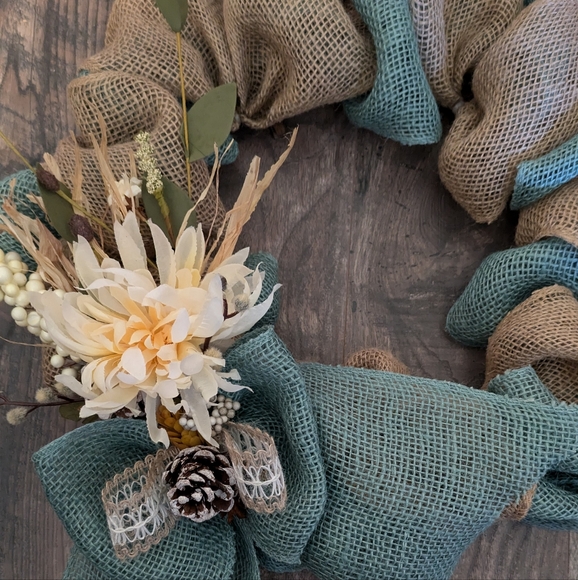 Beautiful Mix Burlap - Picture 7 of 13